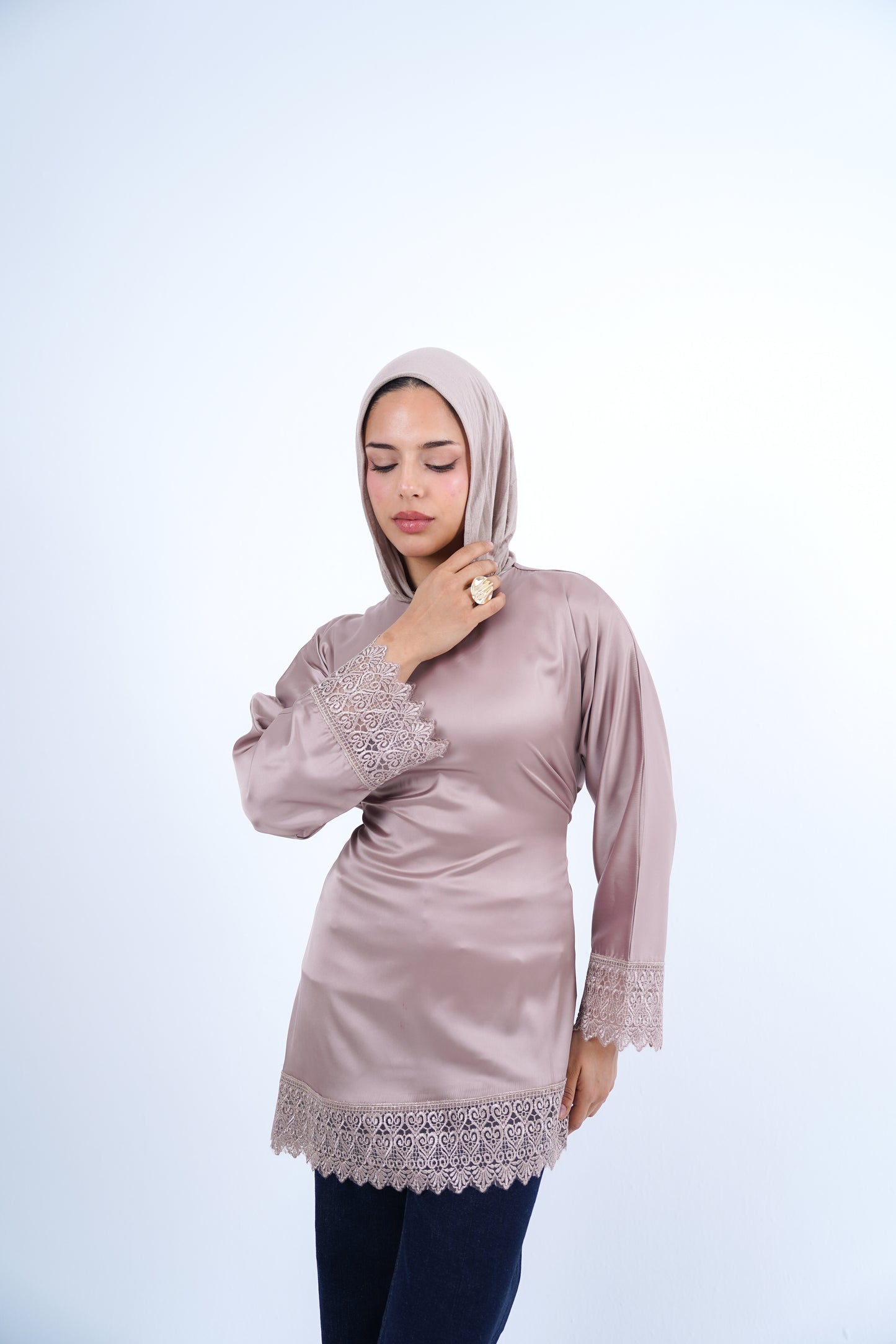 THE LACE STAIN TOP