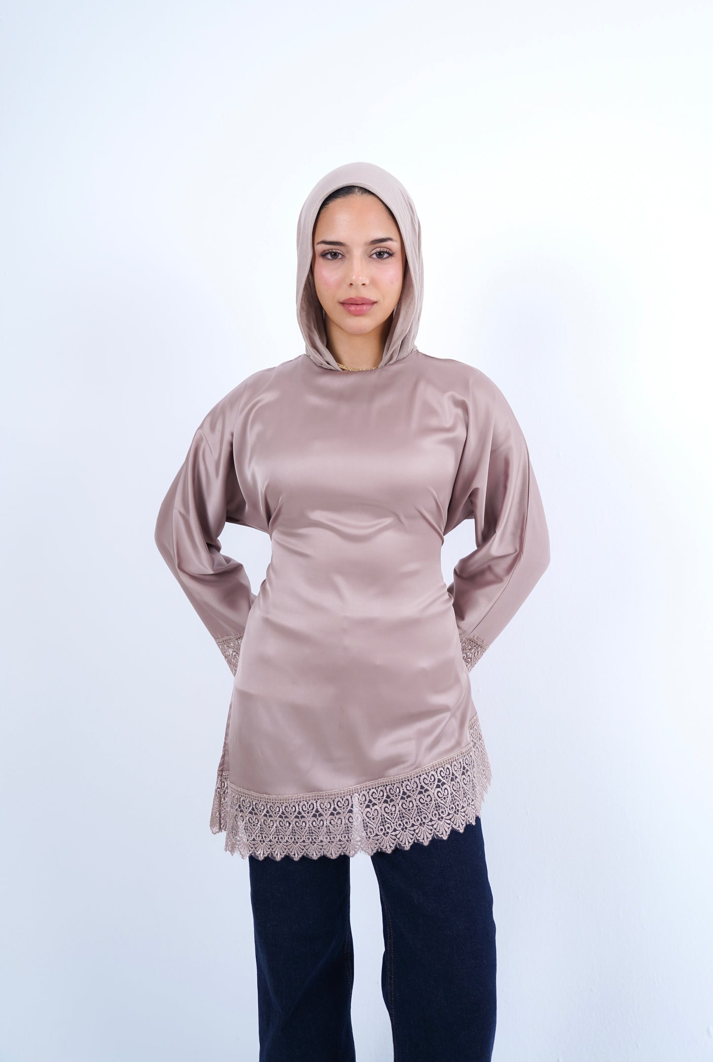 THE LACE STAIN TOP